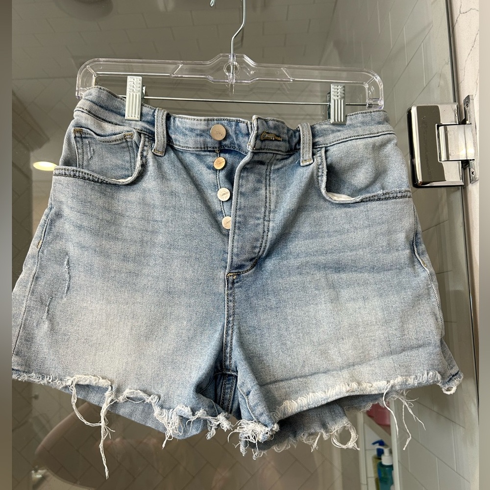 Denim shorts from joes jeans 4 inch inseam size 28 gently worn they are stretchy